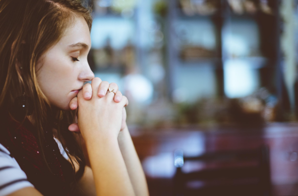 How to Calm Your Mind When Thoughts Won't Stop Racing at Night